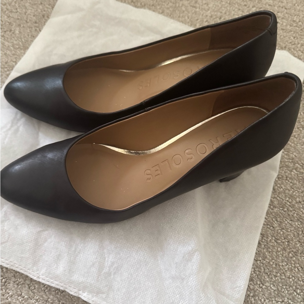 AEROSOLES Black Leather Heels